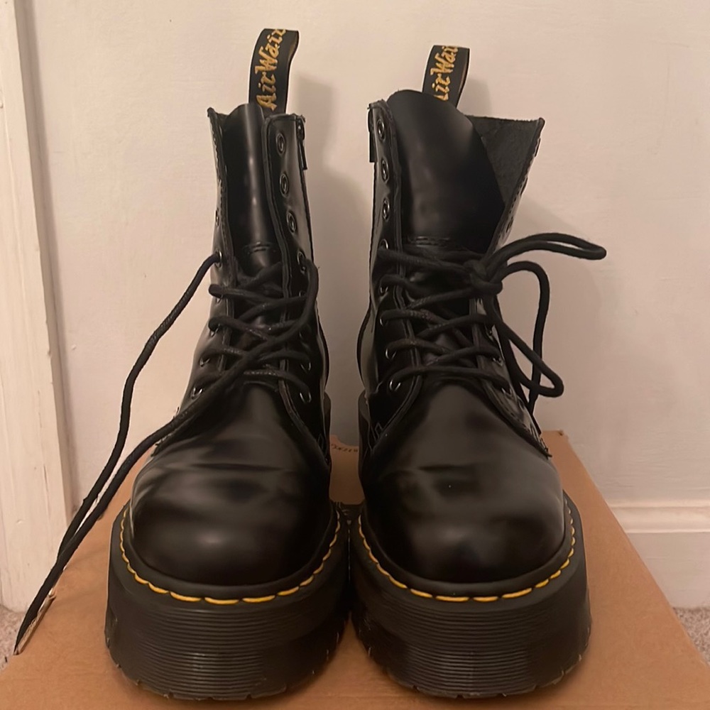 Dr. Martens Jadon